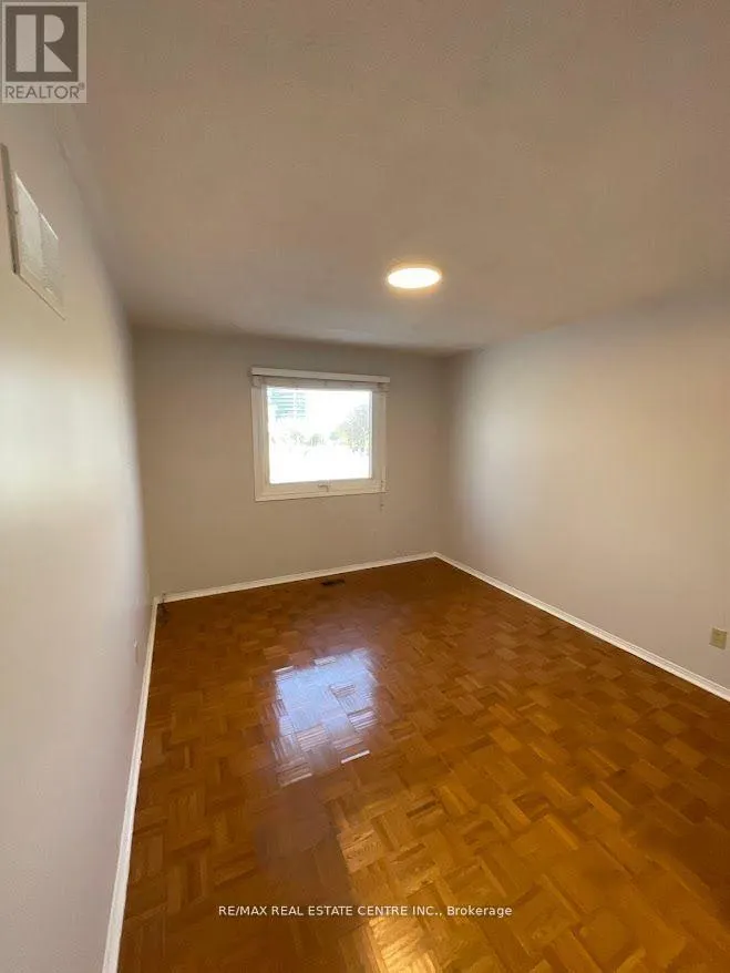 UPPER - 4616 METCALFE AVENUE