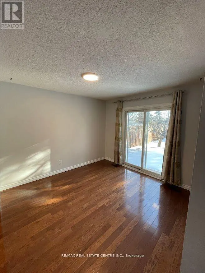 UPPER - 4616 METCALFE AVENUE