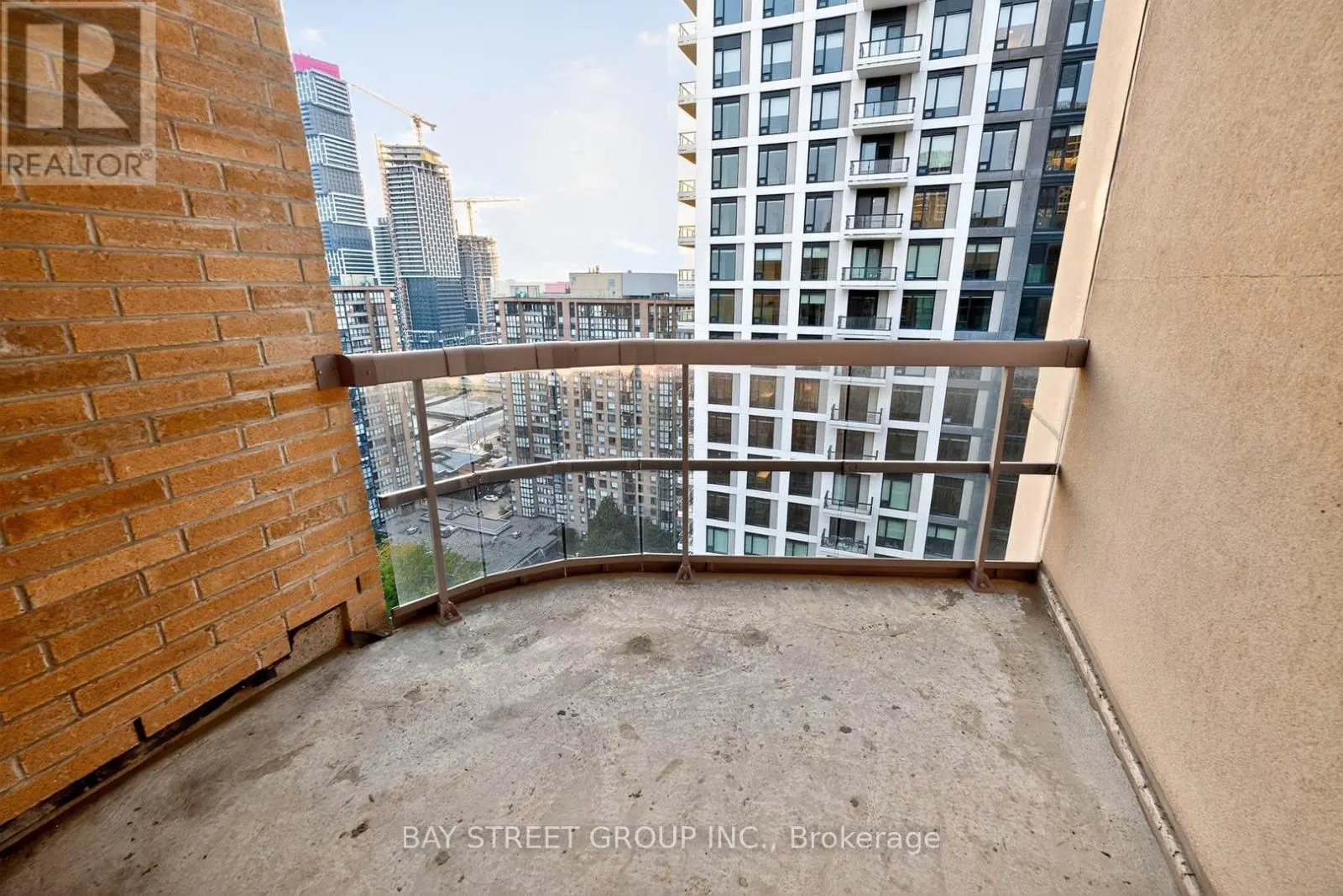 2907 - 156 ENFIELD PLACE