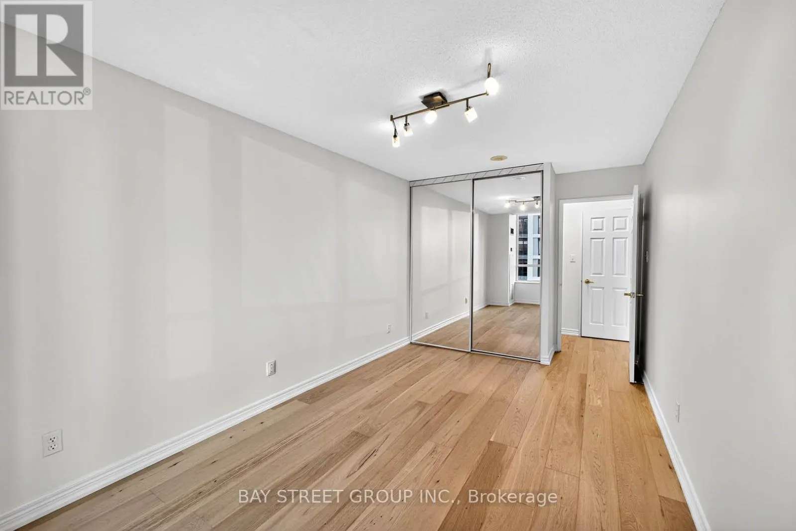 2907 - 156 ENFIELD PLACE