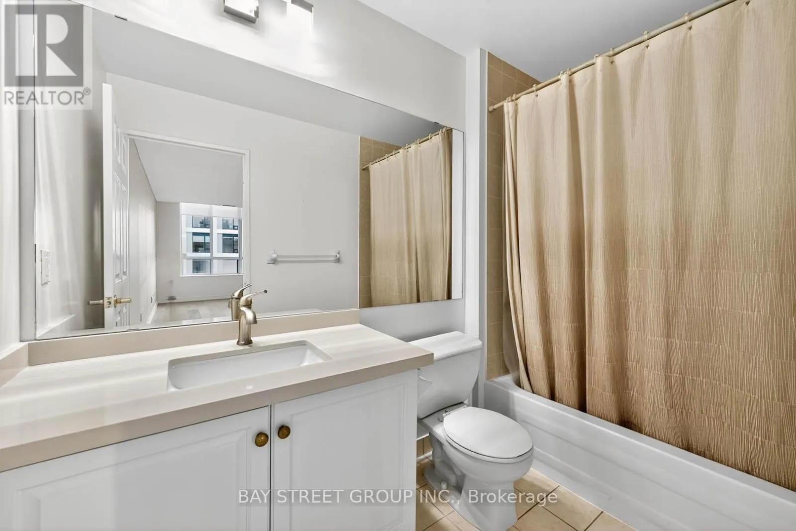 2907 - 156 ENFIELD PLACE