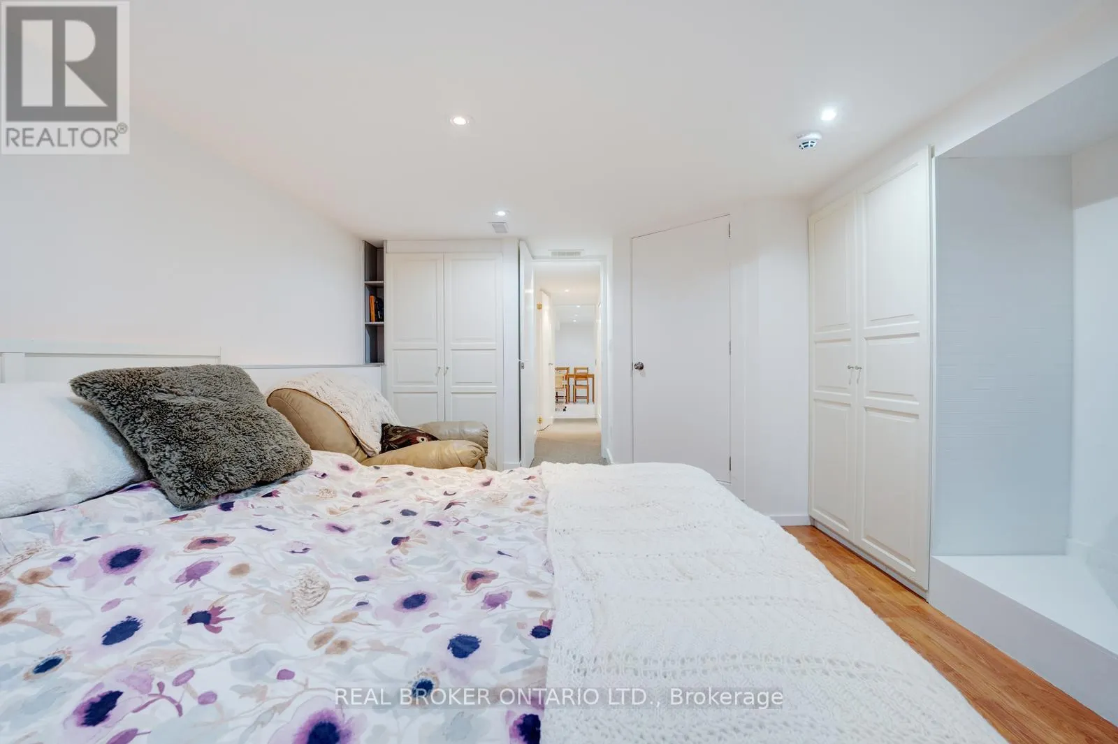 BSMT - 270 MCROBERTS AVENUE