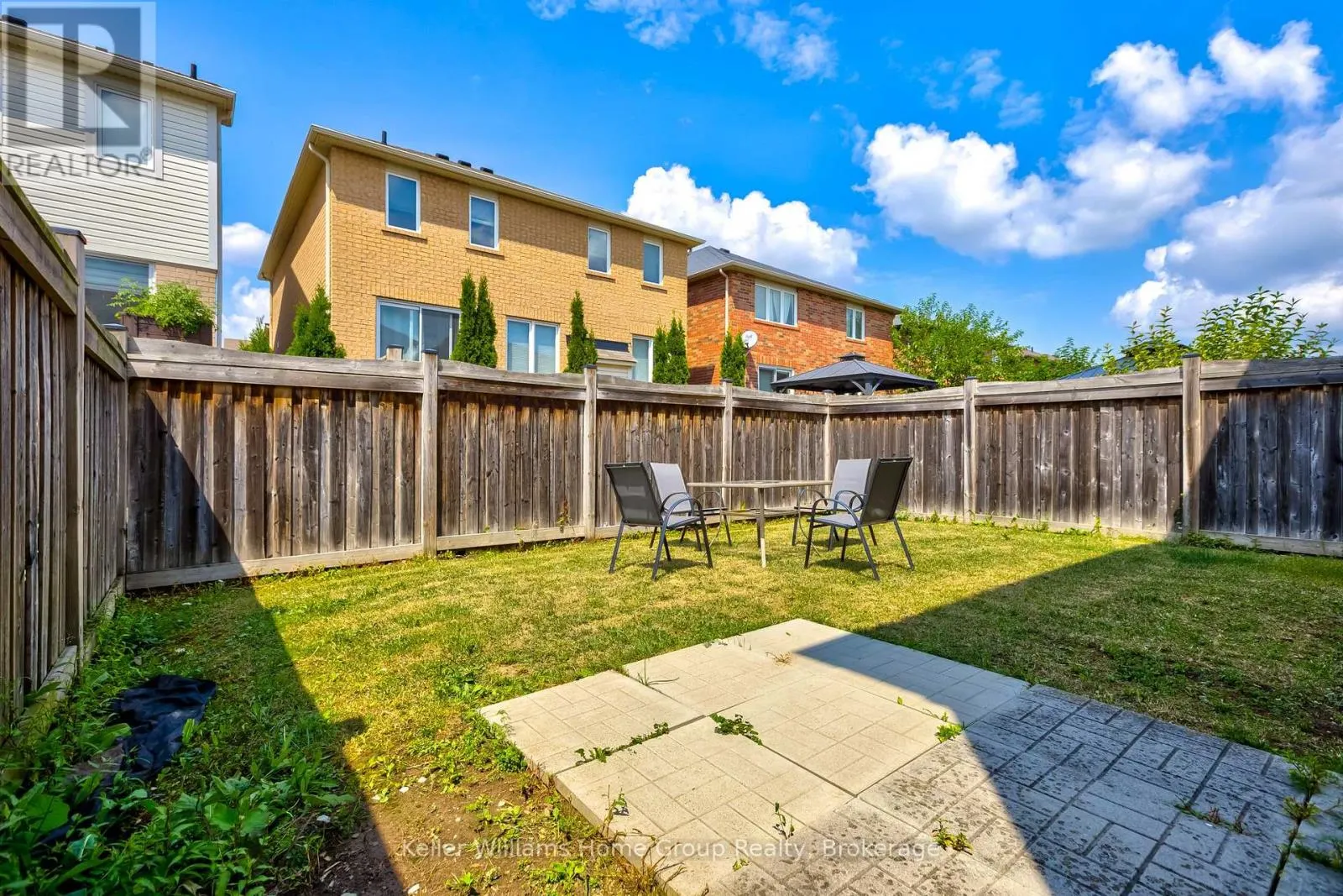 435 POZBOU CRESCENT