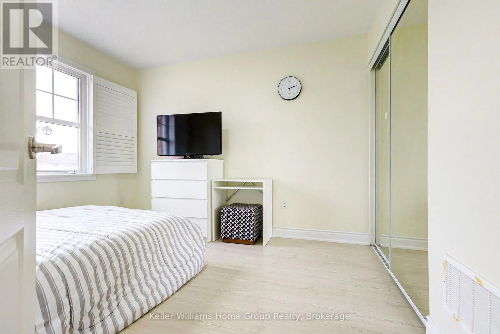 435 POZBOU CRESCENT