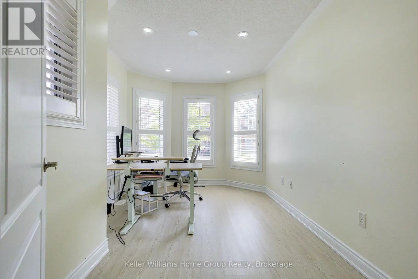 435 POZBOU CRESCENT