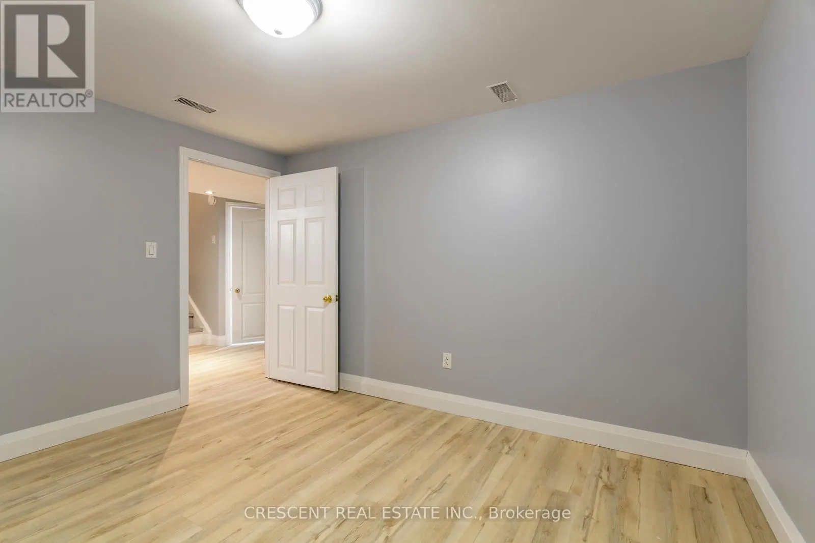 LOWER - 3926 MIDHURST LANE