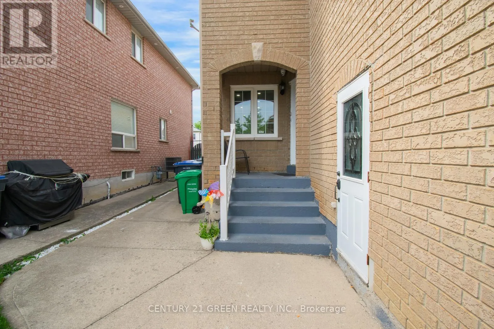 26 OATFIELD ROAD