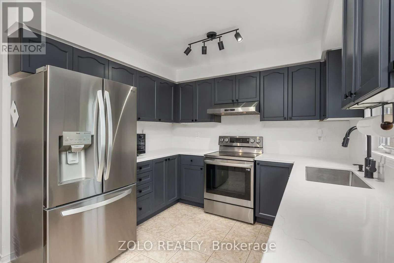 79 CRYSTALVIEW CRESCENT S