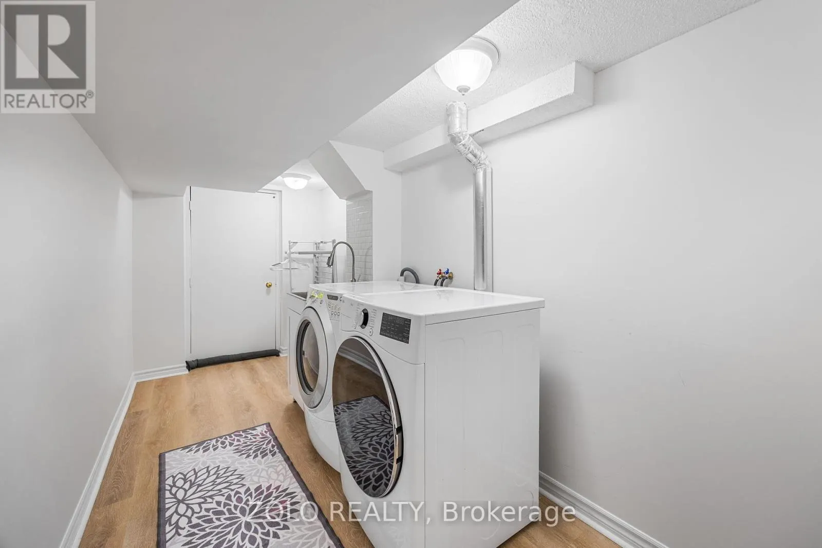 79 CRYSTALVIEW CRESCENT S