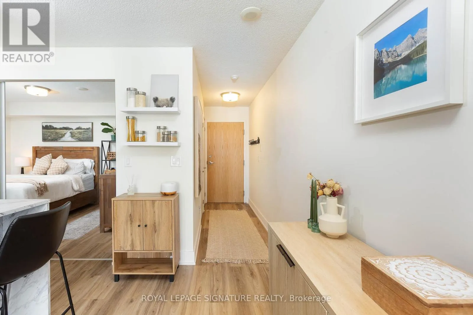 1323 - 38 JOE SHUSTER WAY