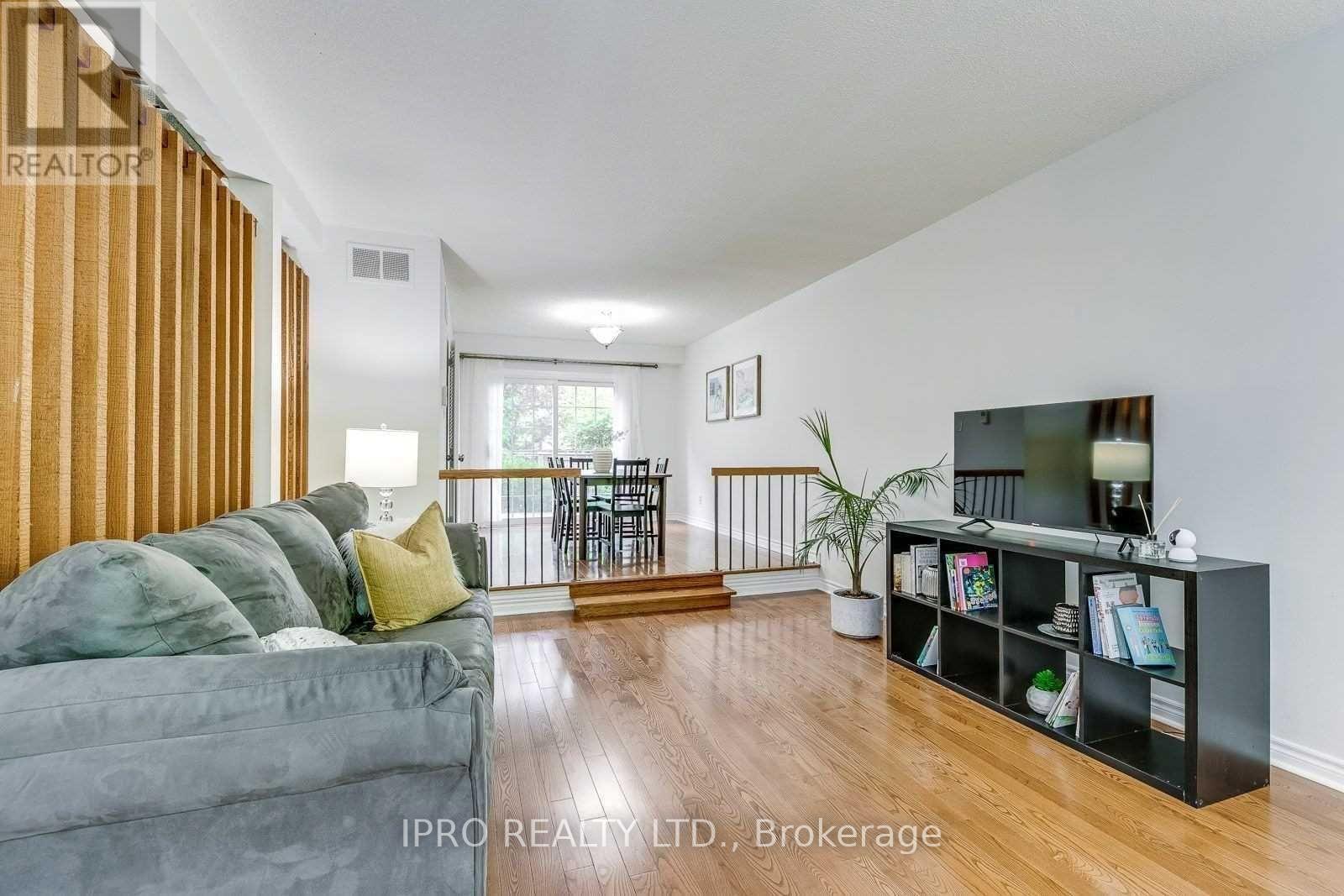 Listing W5754409 - Large Photo # 8