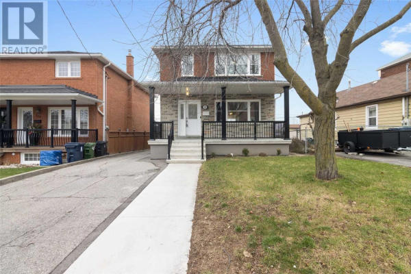 328 GILBERT AVE, Toronto