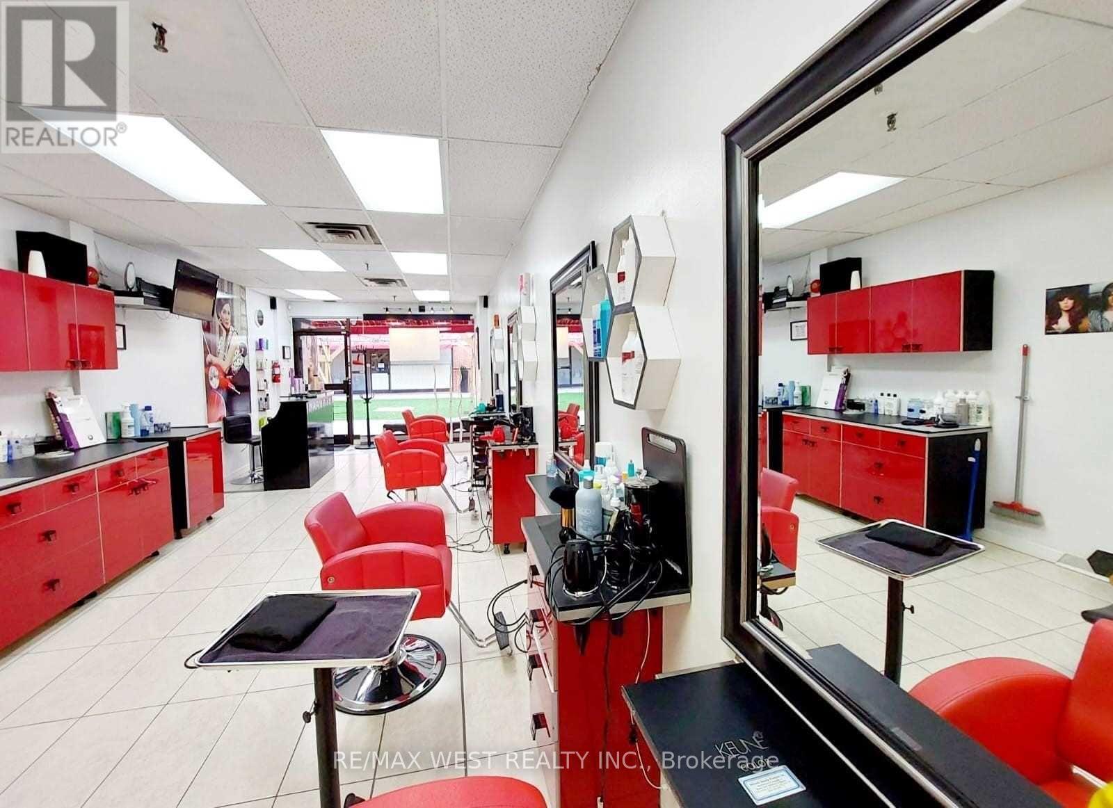 Listing W5879563 - Large Photo # 3