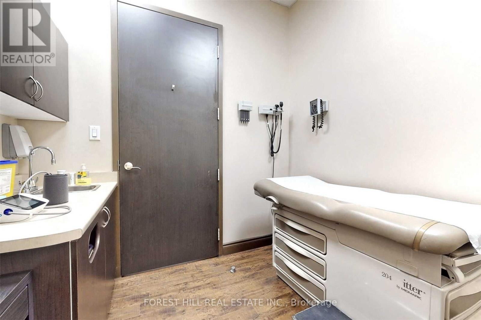 Listing W5894123 - Large Photo # 12