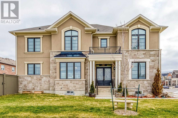 744 KENNEDY CIRC W, Milton