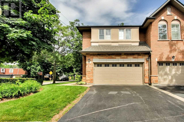 #15 -1019 NORTH SHORE BLVD E, Burlington