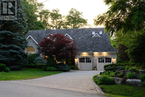 235 LAKEWOOD  DR, Oakville