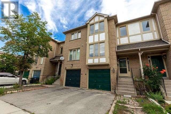 #22 -2 SIR LOU DR, Brampton