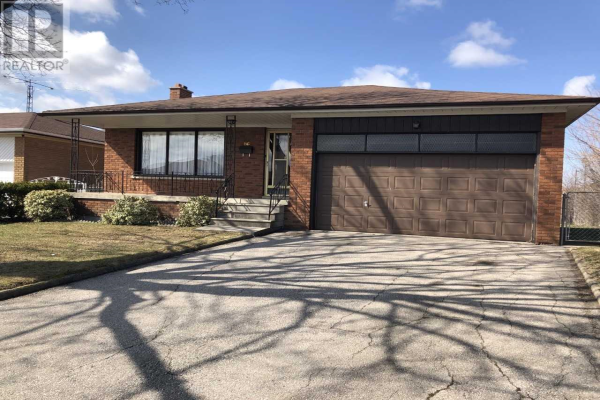 86 MAYALL AVE, Toronto