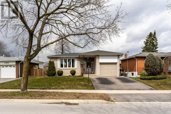 4395 LONGMOOR DR, Burlington