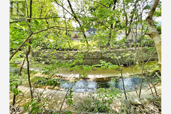 208 GLEN OAK DR, Oakville
