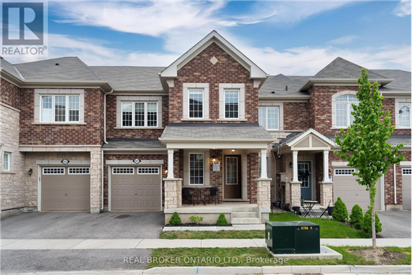 1227 MULRONEY HTS, Milton