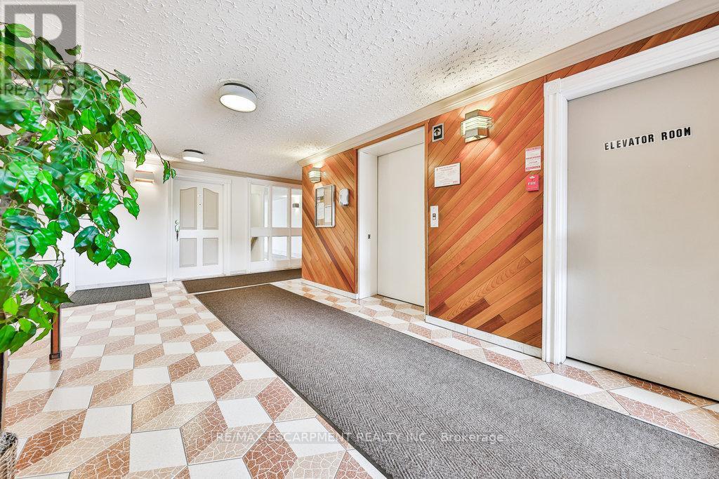 Listing W6040552 - Large Photo # 3