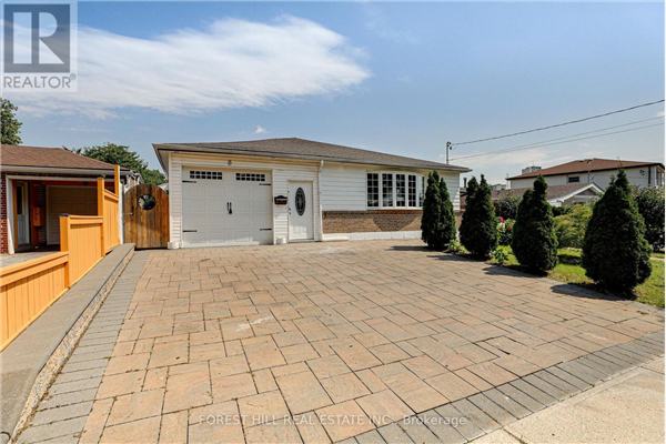 8 BLOOMINGTON CRES, Toronto