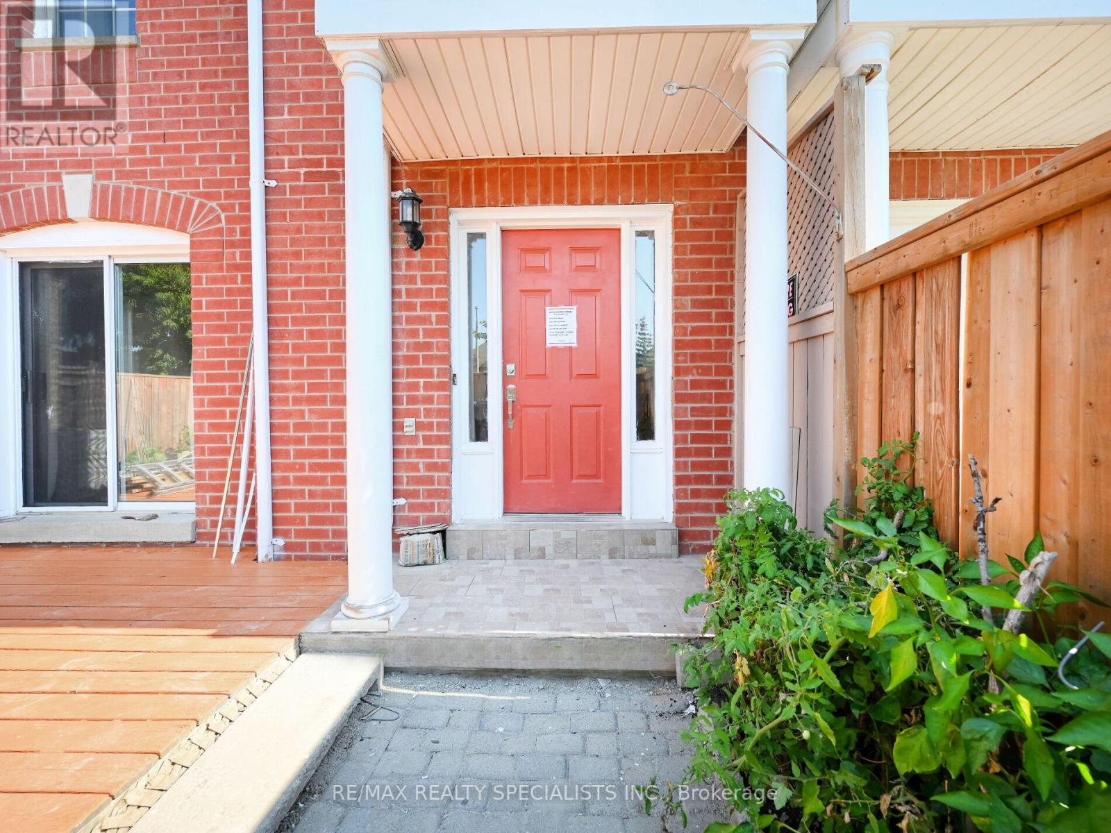 146 PRESSED BRICK DR
