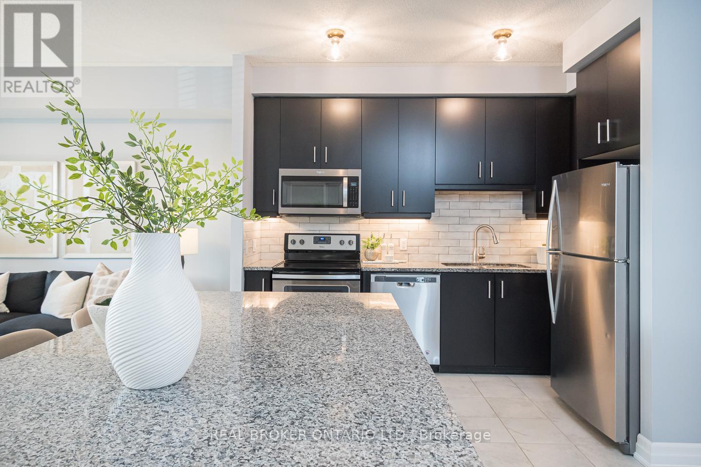 #302 -620 SAUVE ST, #302