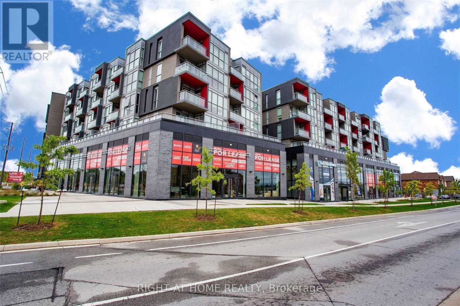 #411 -5240 DUNDAS ST, #411