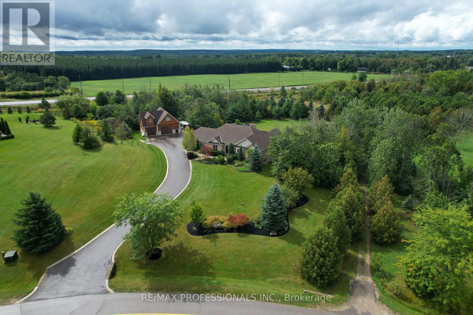 8 MORGAN DR