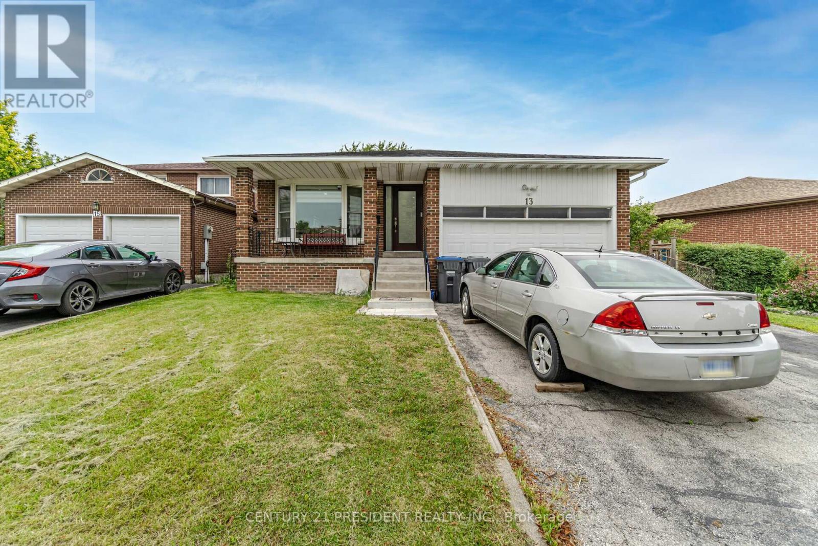 13 PANORAMA CRES