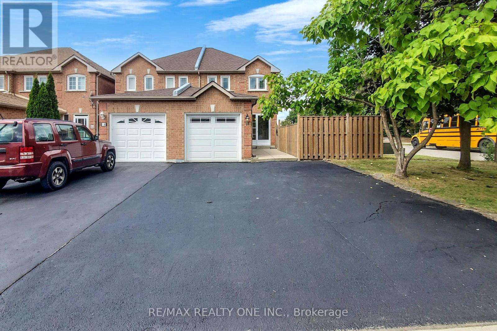20 MCCLEAVE CRES N