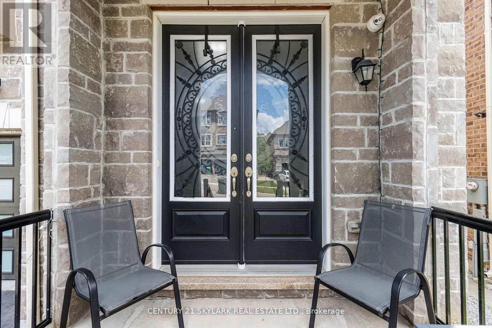 15 INGLESIDE RD