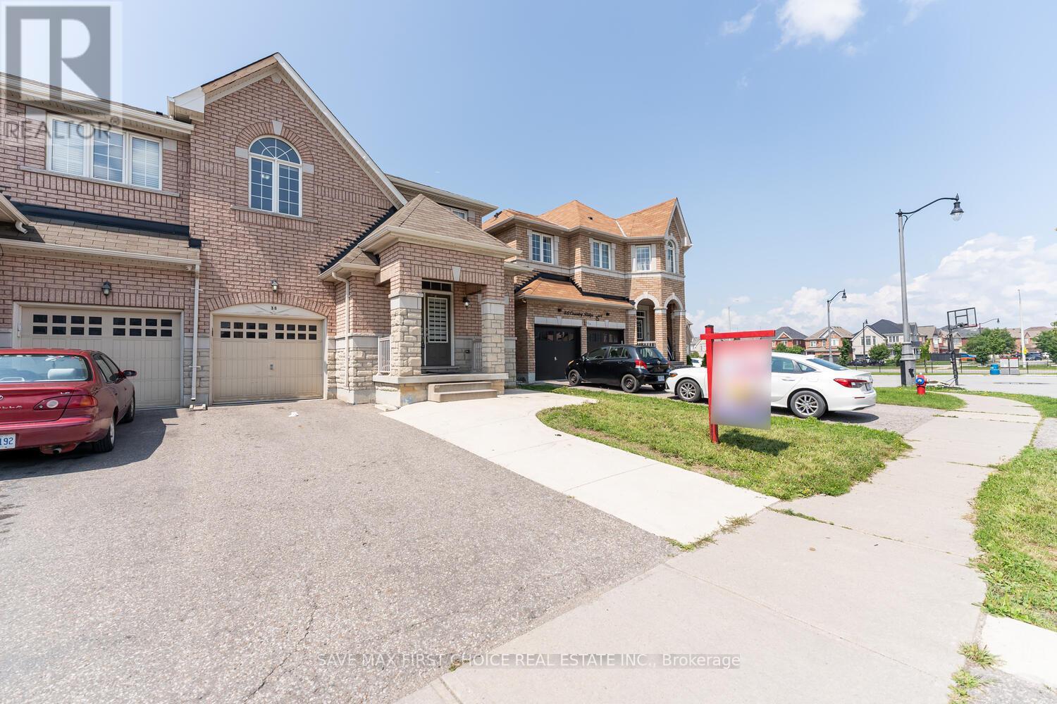 38 COUNTRY RIDGE CRT