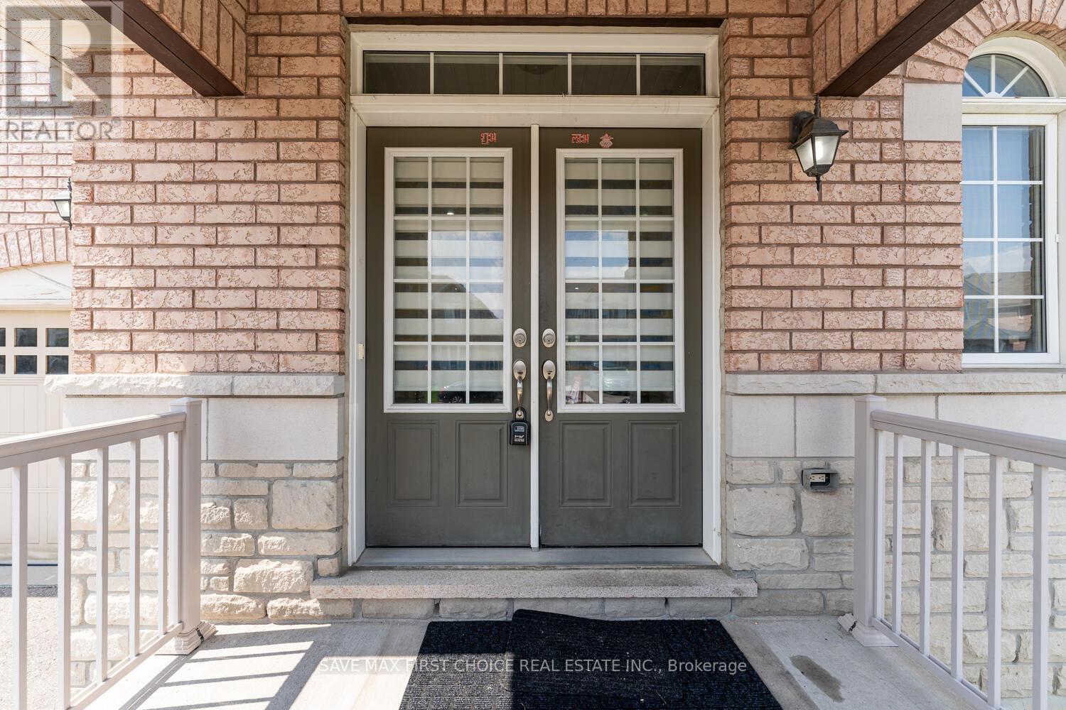 38 COUNTRY RIDGE CRT