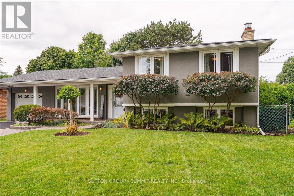 225 BARRYMORE CRT