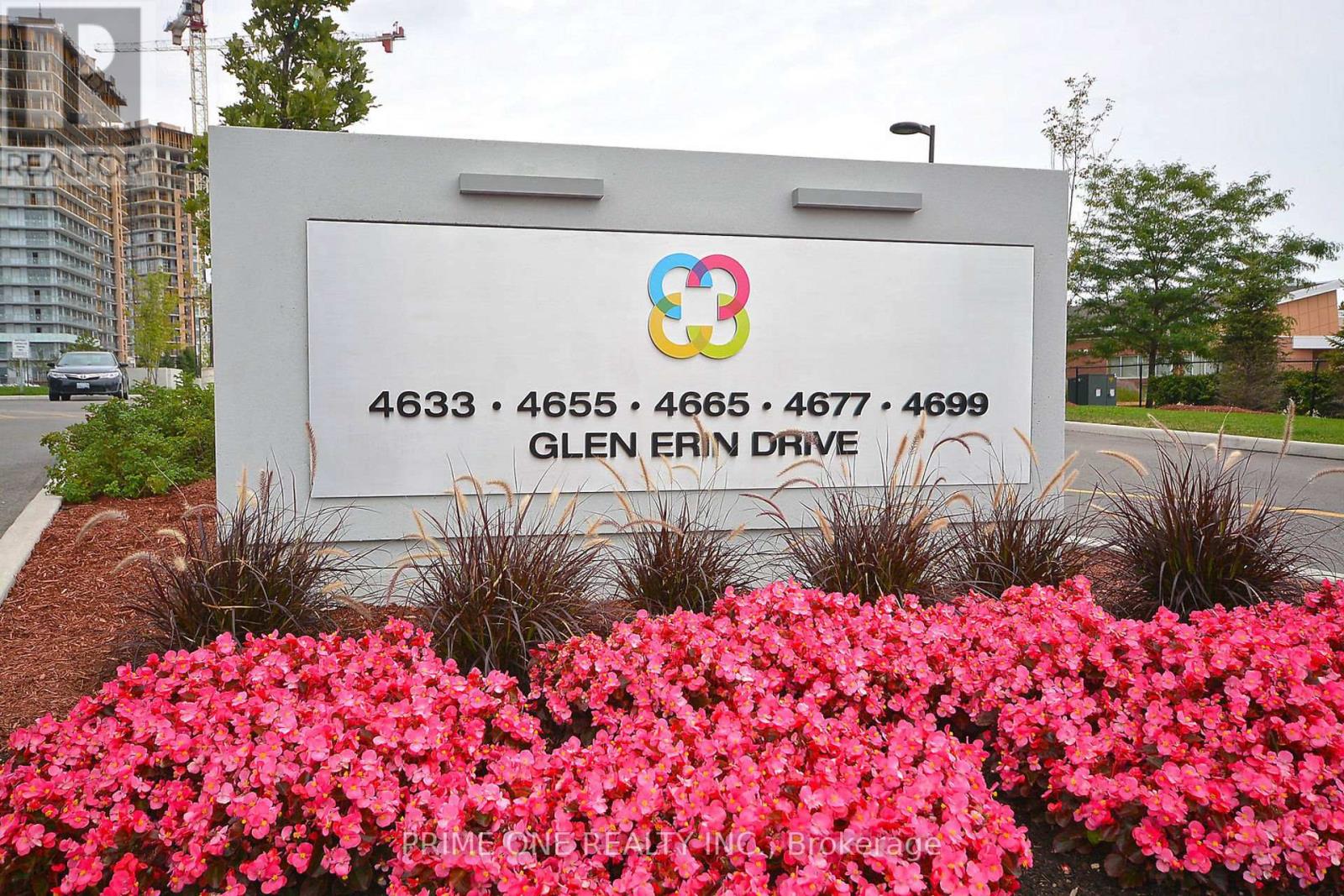 #PH 04 -4699 GLEN ERIN DR, #Ph 04