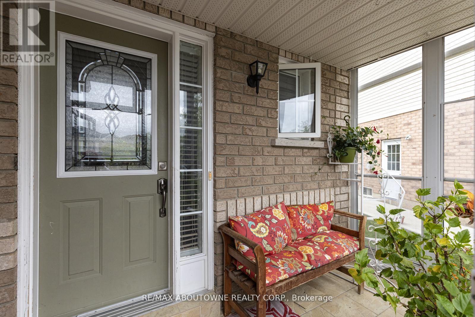 113 WOODHAVEN DR