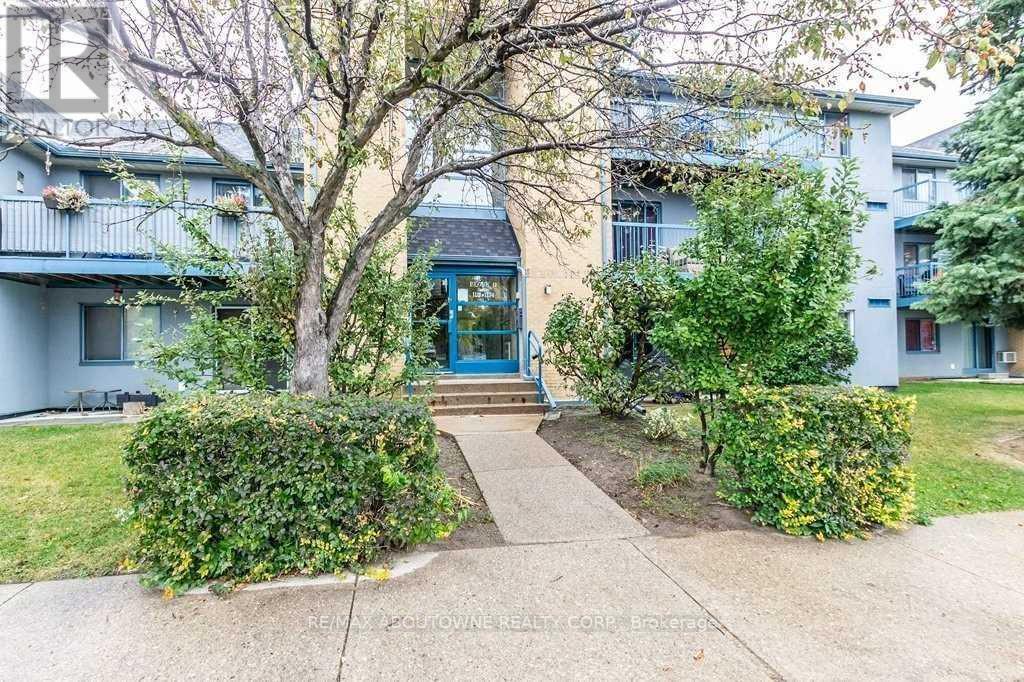 #811 -95 TRAILWOOD DR, #811