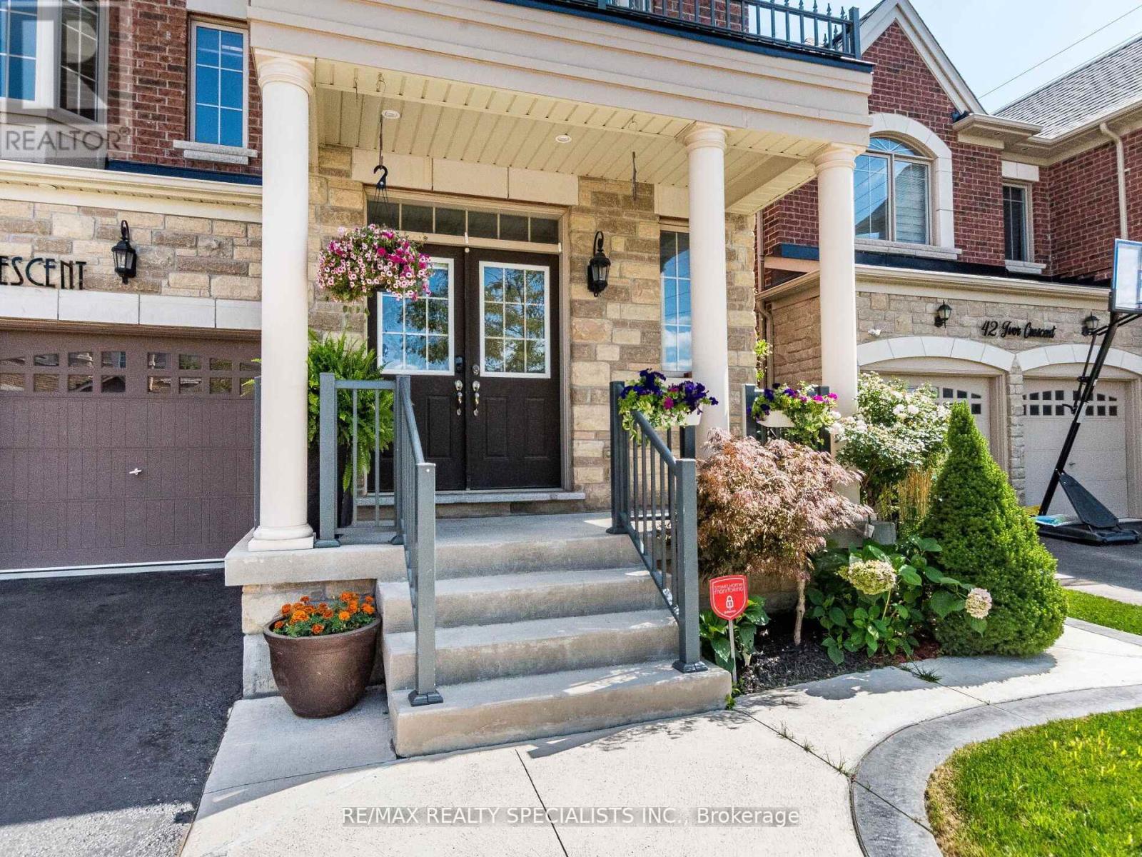 40 IVOR CRES