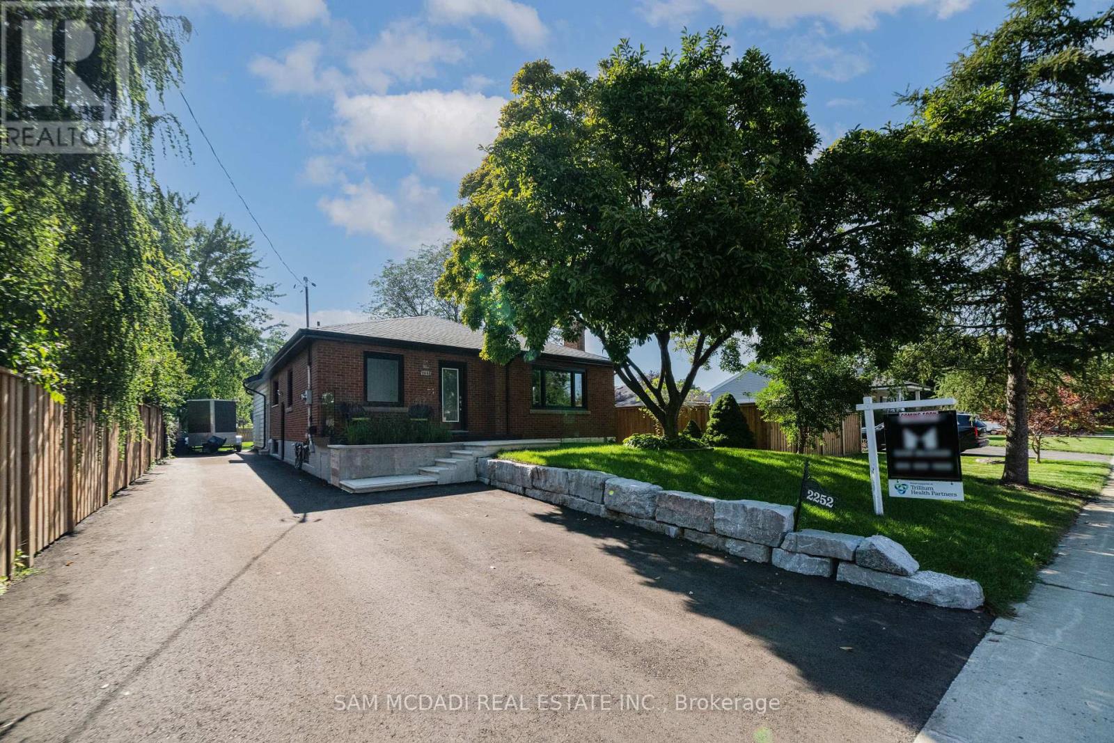 2252 JOYCE ST