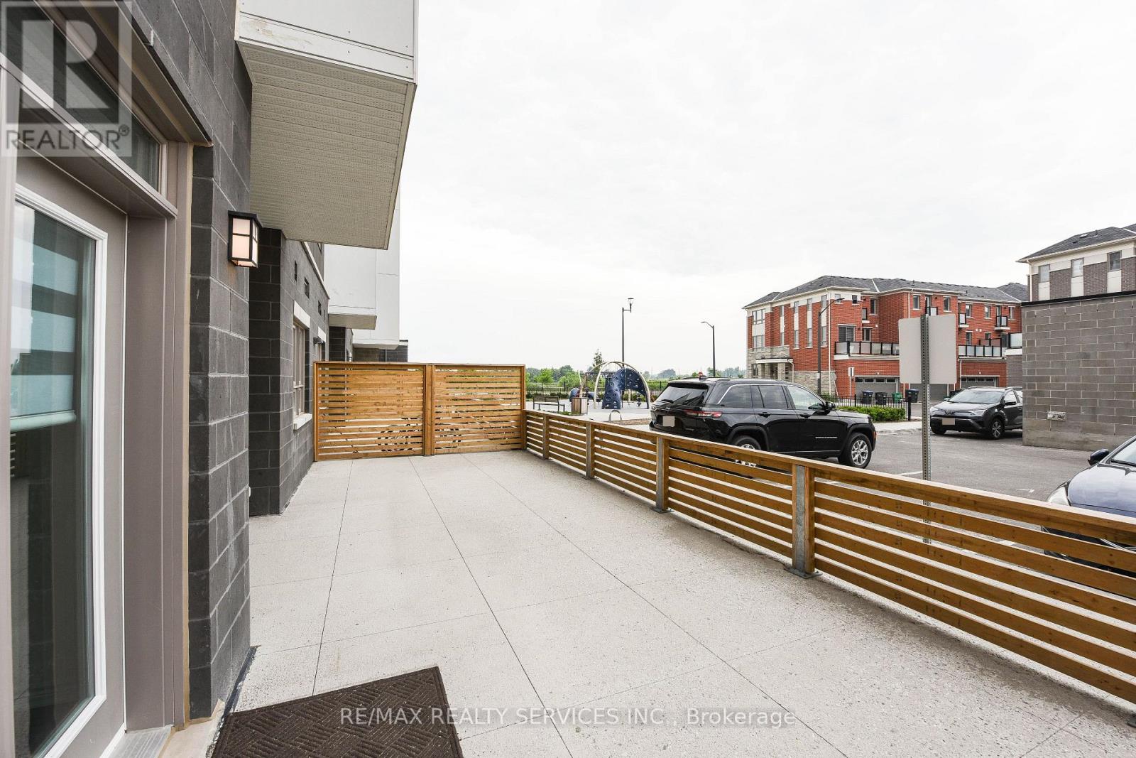 #116 -200 LAGERFELD DR, #116