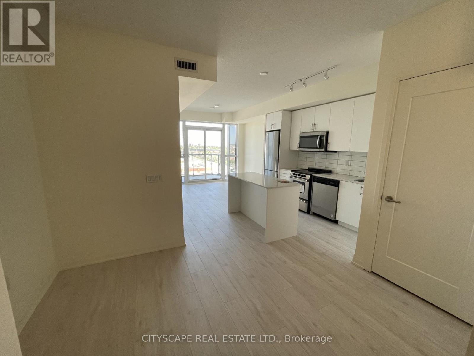 #615 -509 DUNDAS ST W, #615