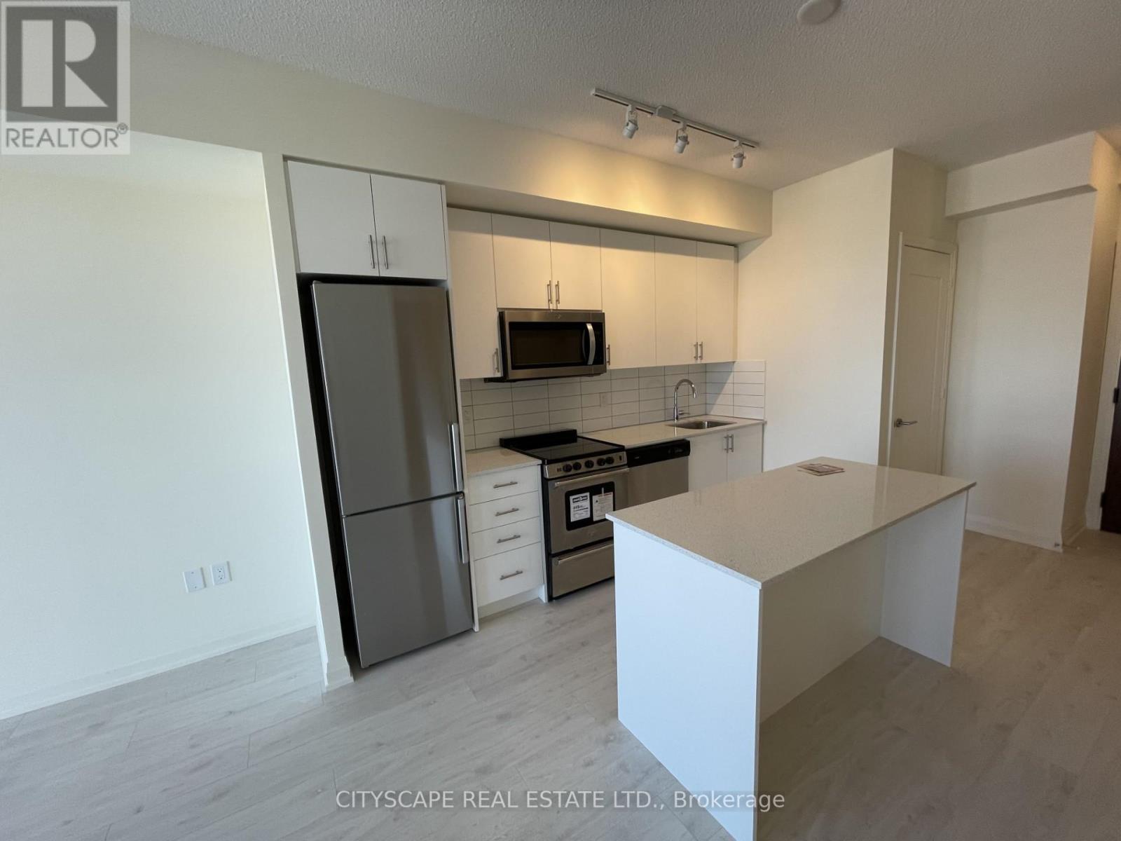#615 -509 DUNDAS ST W, #615