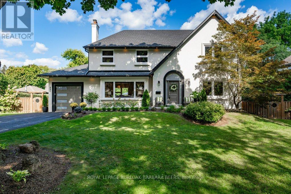 891 KINGSWAY DR