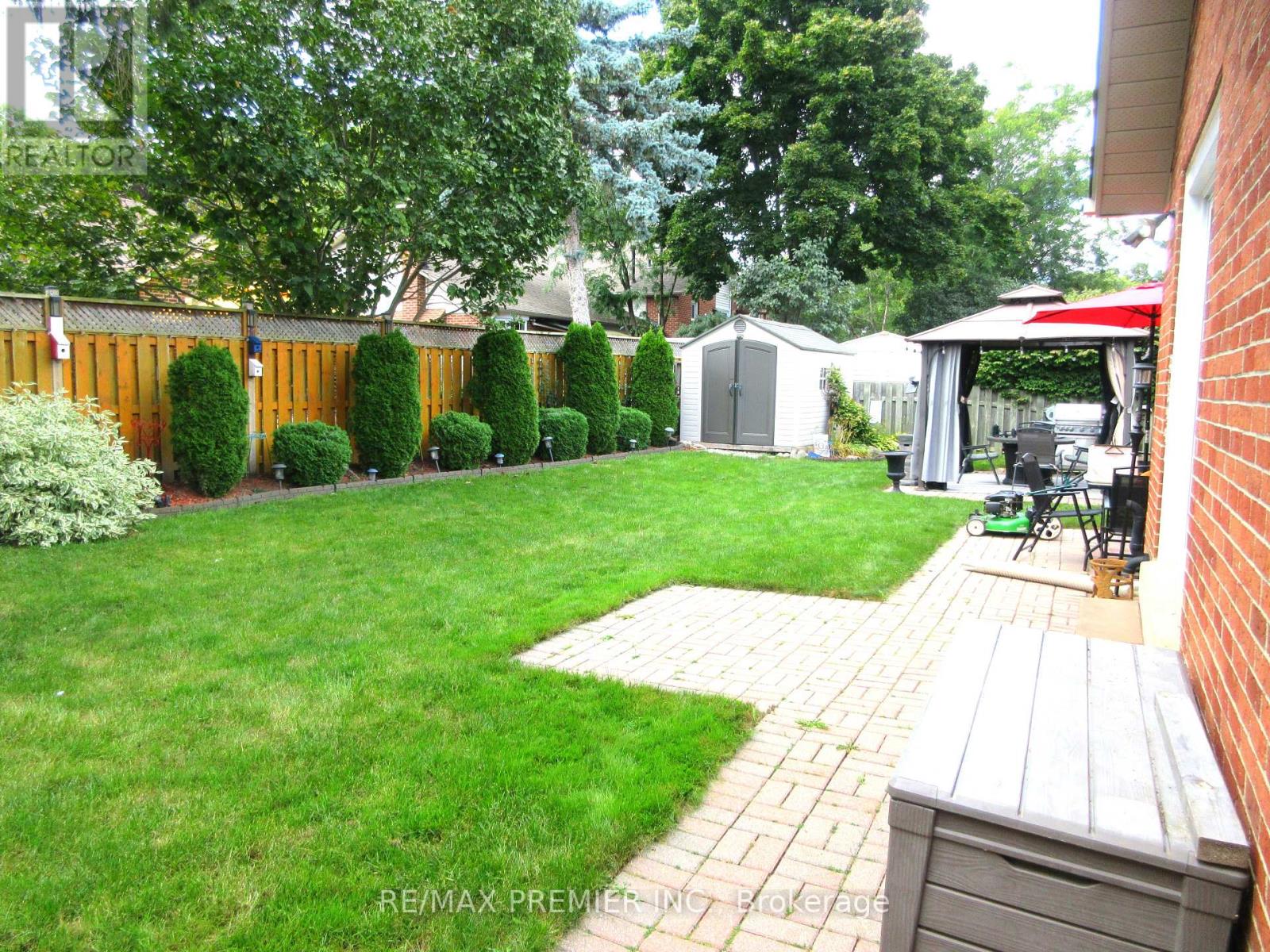 27 BOREHAM CIRC