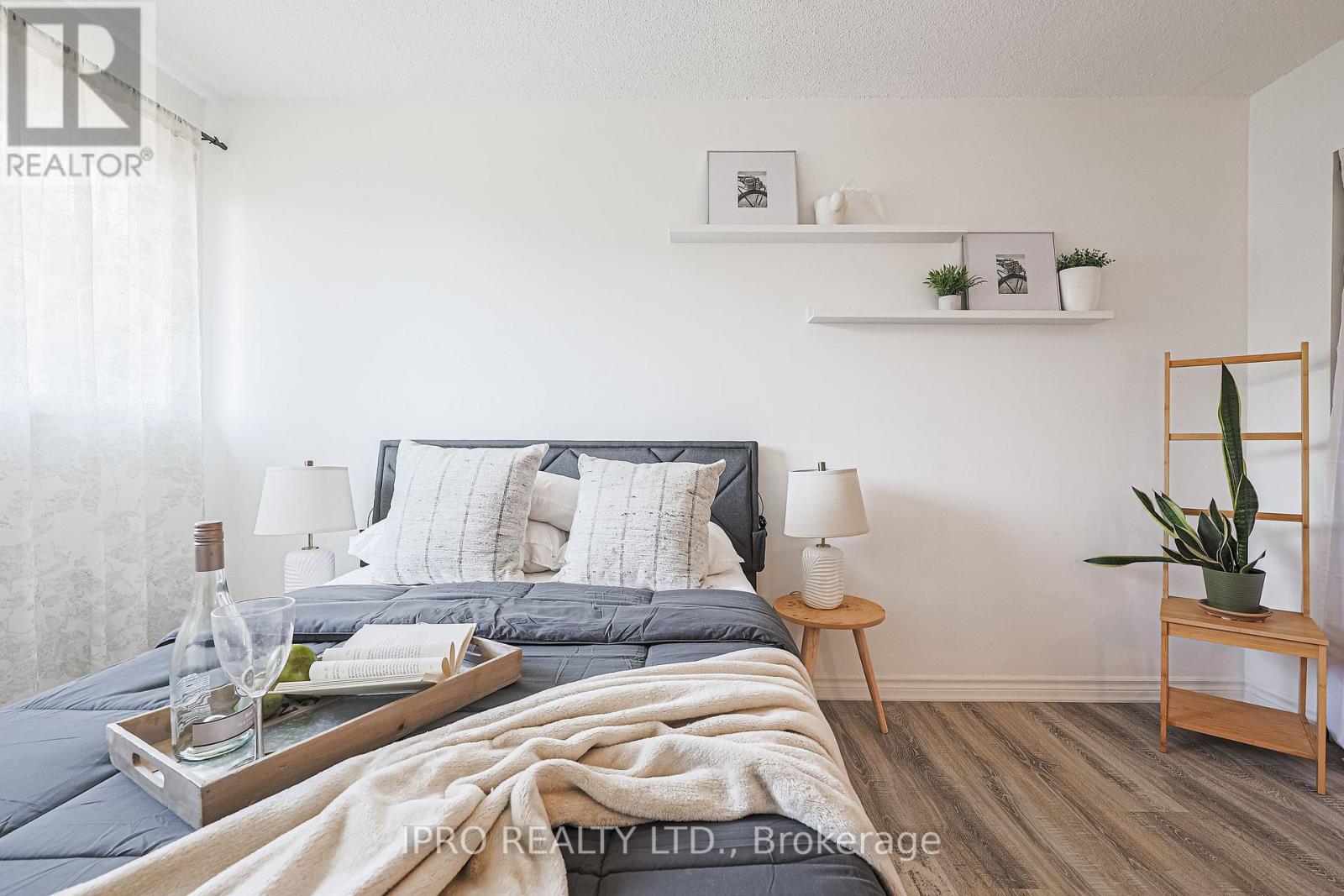 #7 -530 FALGARWOOD DR, #7