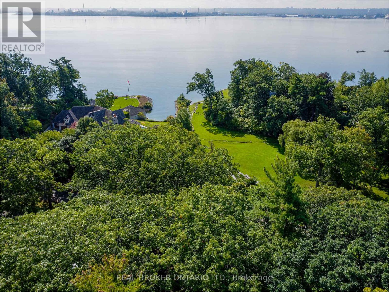 221 NORTH SHORE BLVD E